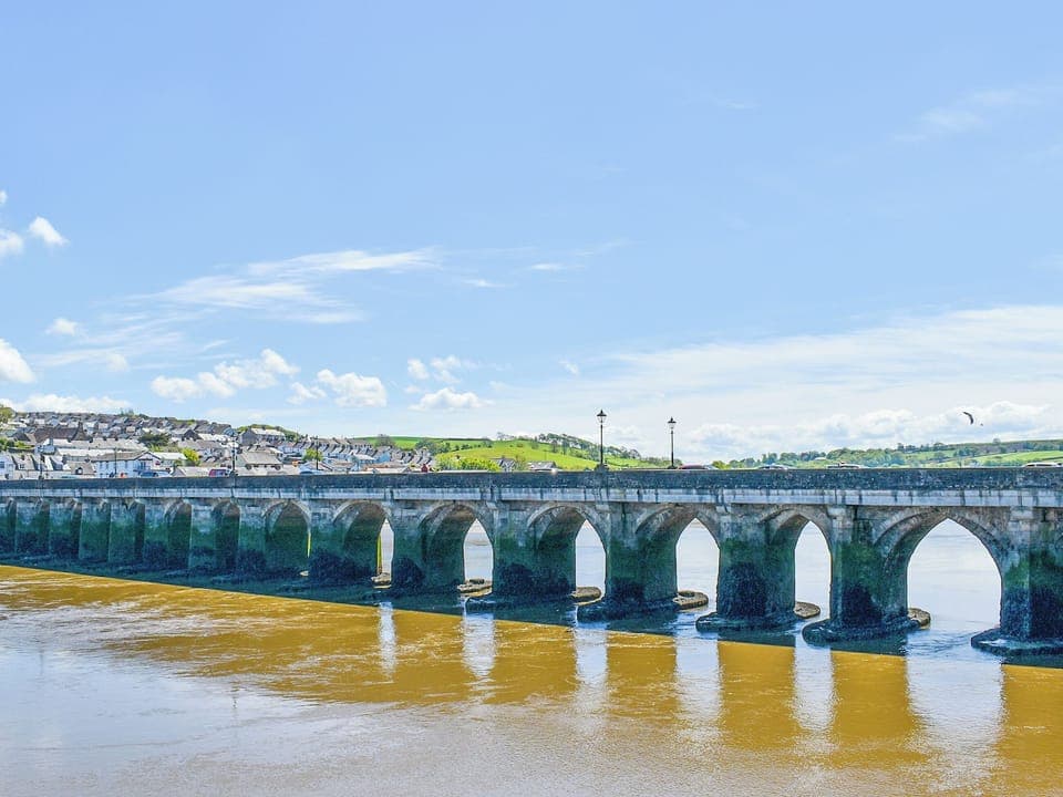 Surrounding area | Llamedos, Bideford