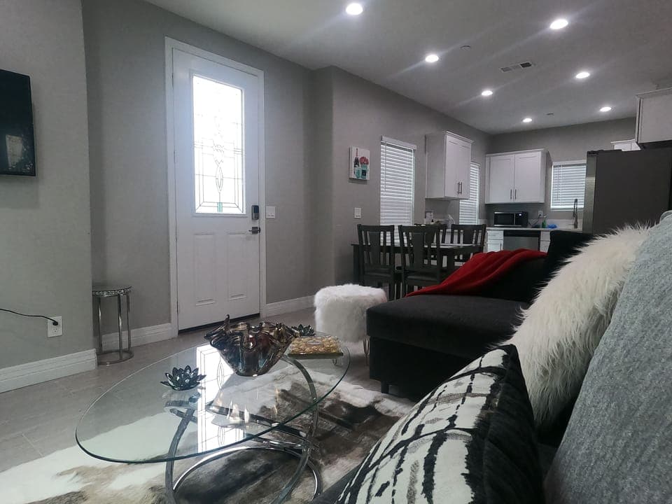 A picture of the beautiful home.