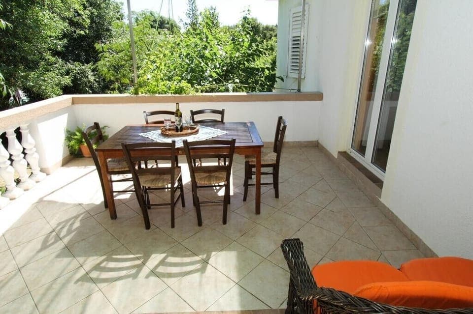 Balcony with sitting area