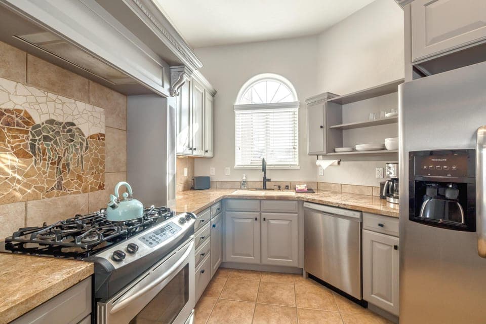 A kitchen that feels just like home—without the hassle.