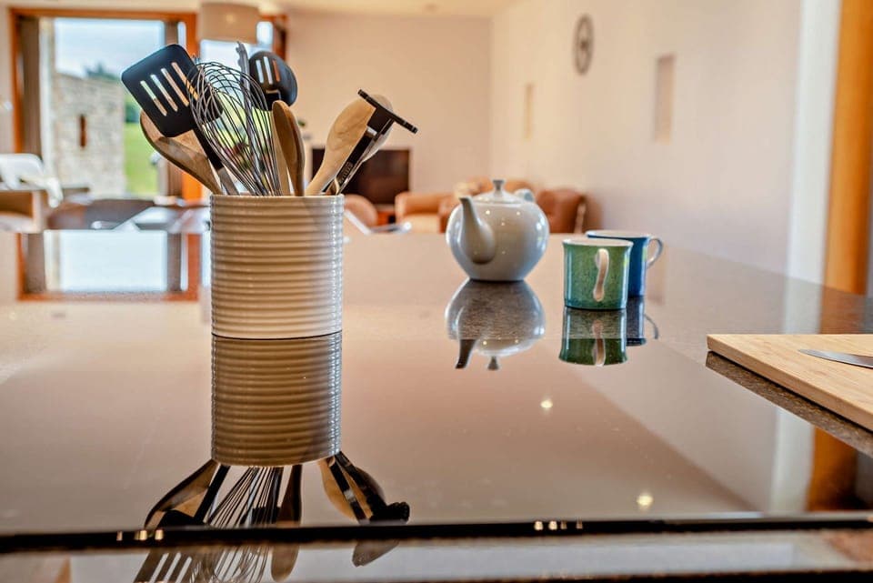 Walnut Barn Kitchen - StayCotswold