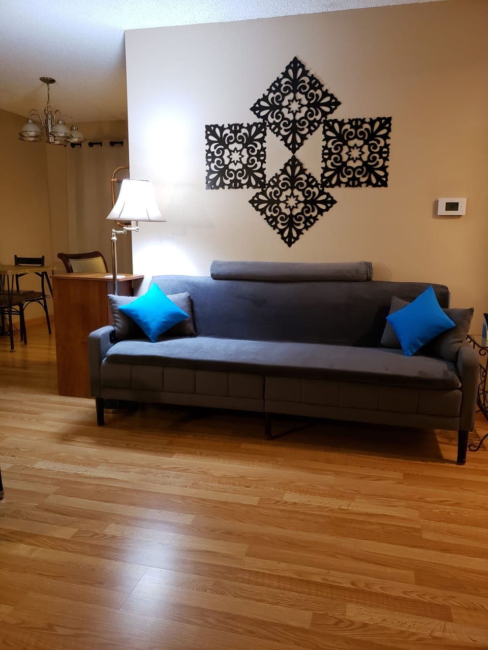 Cushy Full-Length Sofa, converts to a comfy twin bed. (up to 800 lbs)