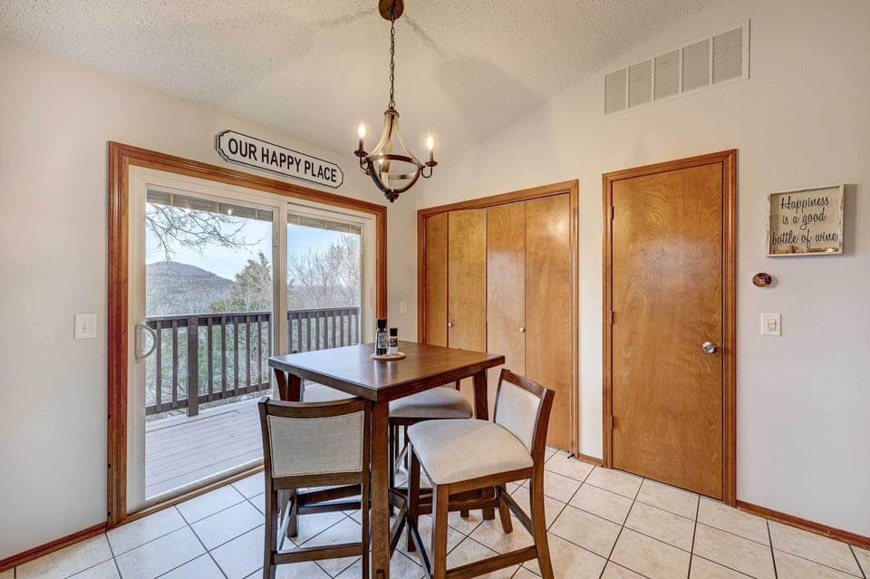 Dining Room | Main Level