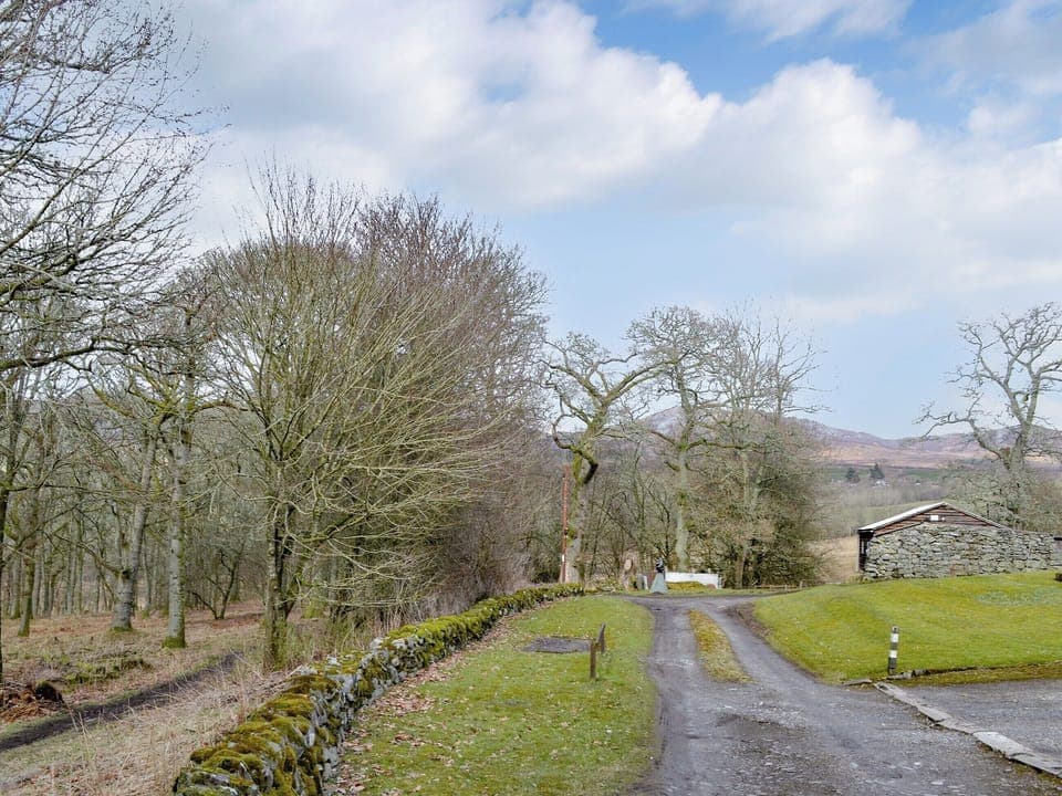 Garden and grounds | Black Spout Cottage, Pitlochry