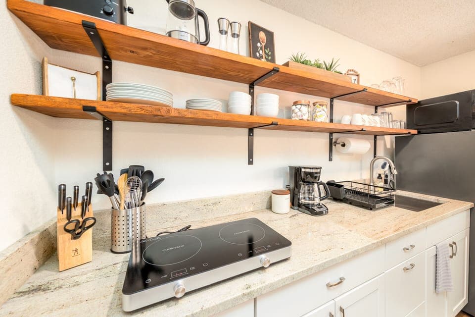 Well appointed kitchenette