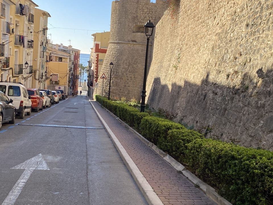 A 3 min scenic walk to Central Beach along the historical wall of the fortress