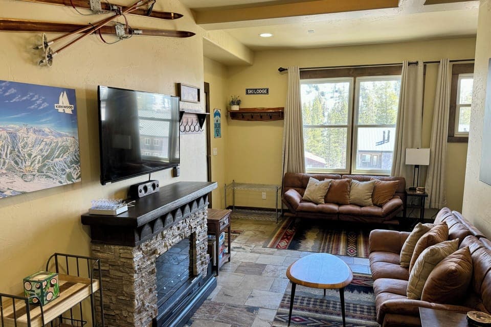 Living Area in Cottage, electric fireplace, smart TV, Bluetooth speaker, games