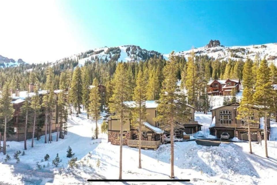 Side view of property 