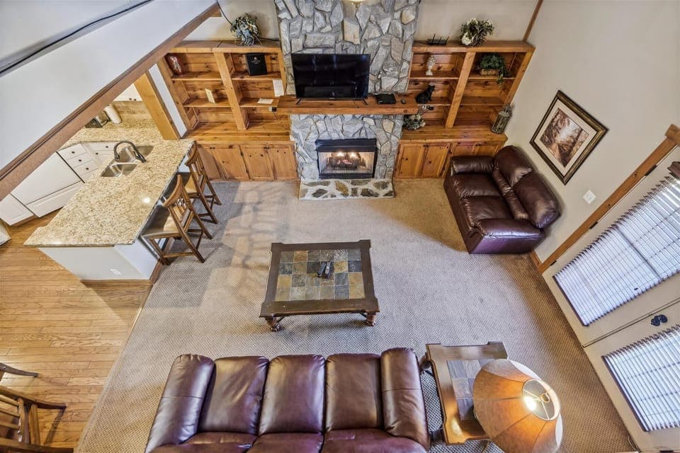 upperlevel-opentobelow-_kjh1453