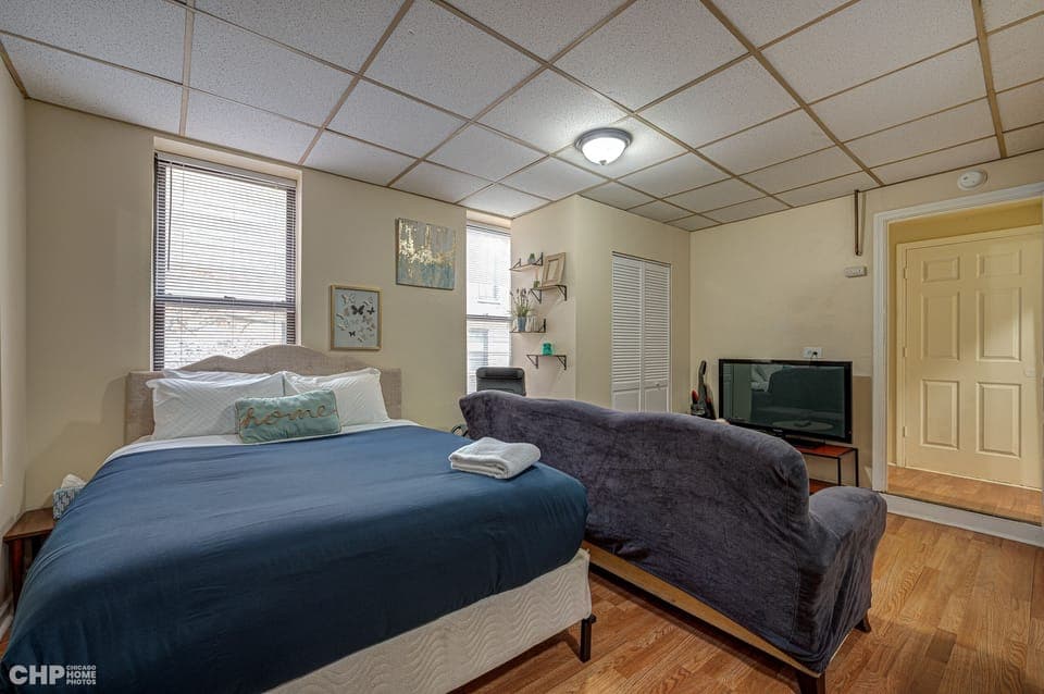 Indoors, Floor, Flooring, Hardwood, Screen