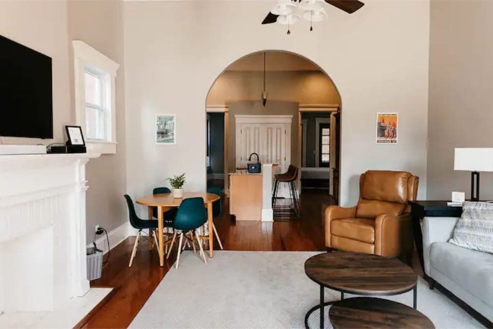 Welcome to the Vernon House! Spacious living area 