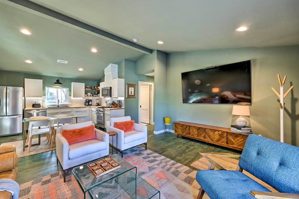 Bentonville Vacation Rental | 3BR | 2BA | 1,100 Sq Ft | Stairs Required