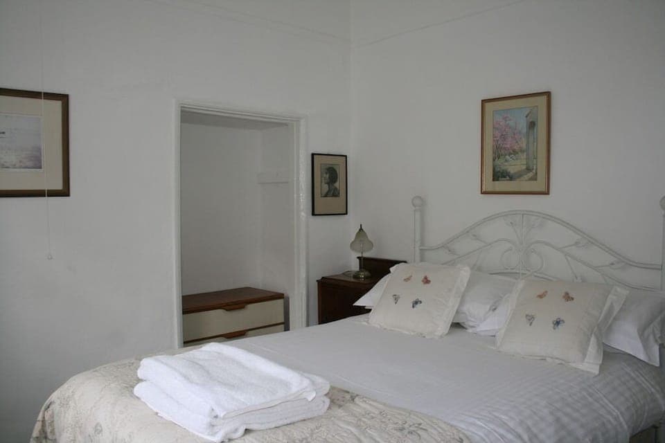 Sages Flat rear bedroom