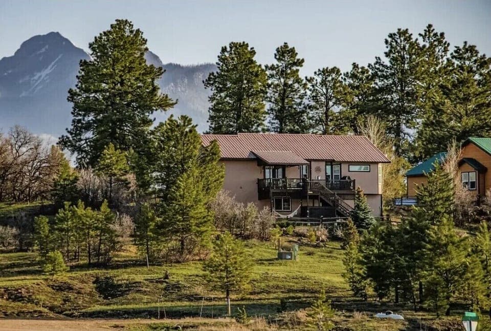 The Lazy Moose Lodge 