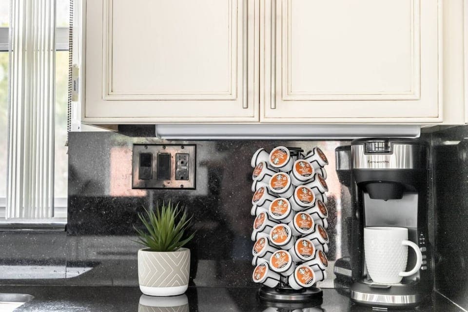 State-of-the-Art Keurig w/a coffee carousel