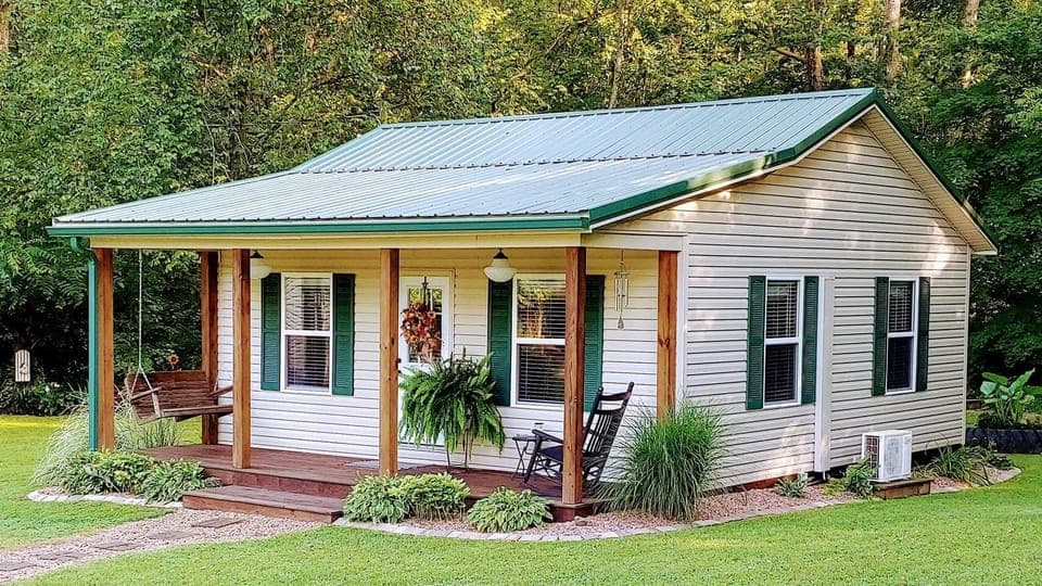 Main cabin has 2 bedrooms, bathroom, kitchen, and livingroom 