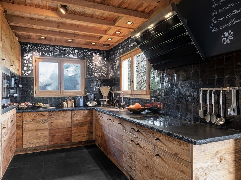 Ground floor - The fully-equipped kitchen is decorated like a delicatessen.