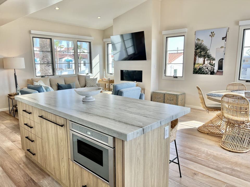 Main room and kitchen