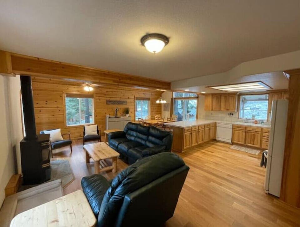Kitchen & main living area