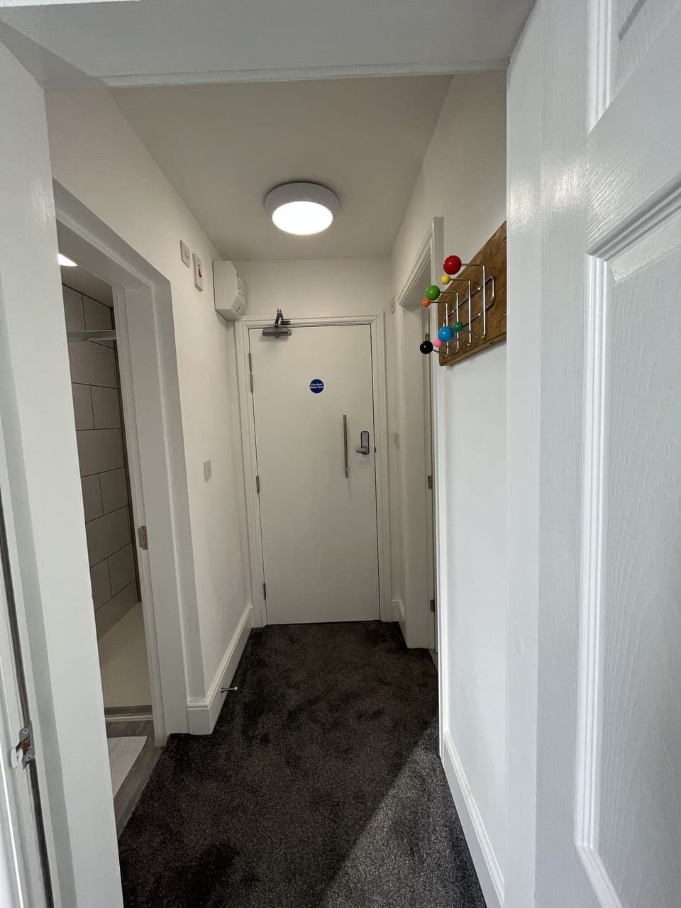 Studio 4 - With private shower room and private bathroom with toilet and wash basin