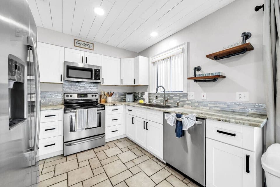 Cook and bake meals for friends and family in the fully equipped kitchen