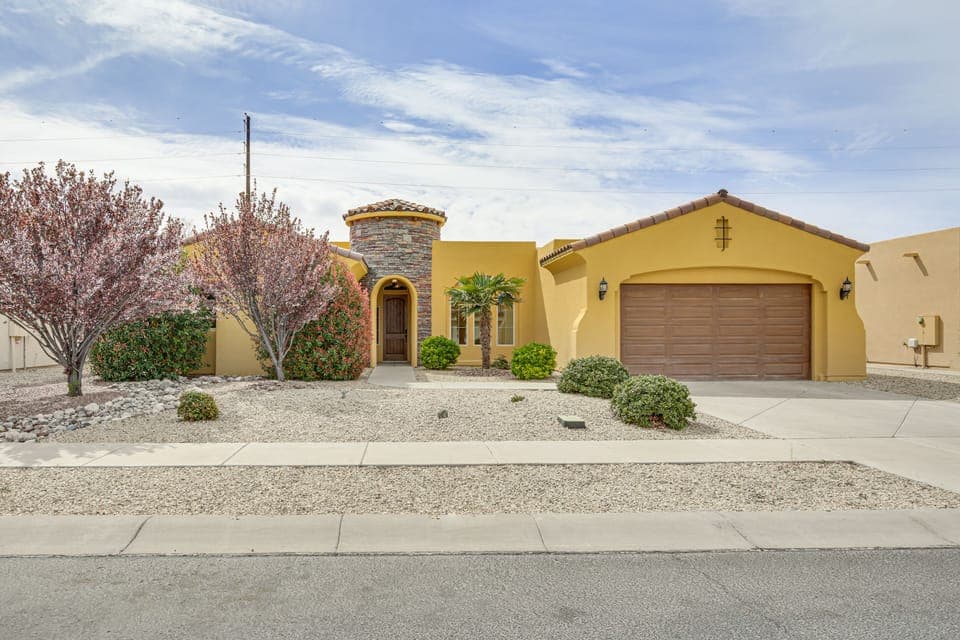 Las Cruces Vacation Rental | 4BR | 2BA | Step-Free Access | 2,336 Sq Ft