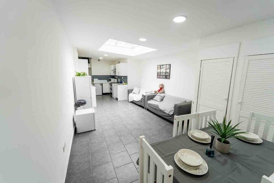 Communal Kitchen and lounge