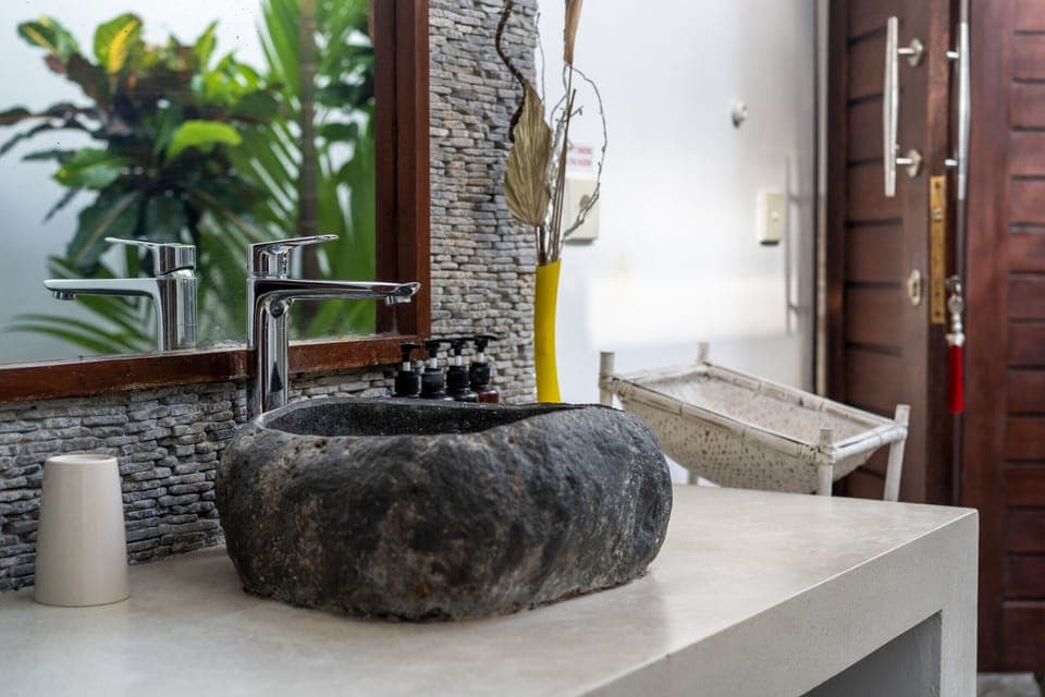 bathroom details sink