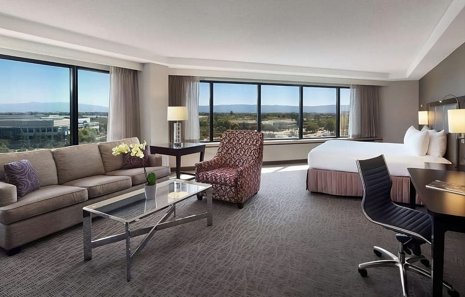 King sized bed! Exact unit will be assigned upon arrival. Views, colors and decor may vary.