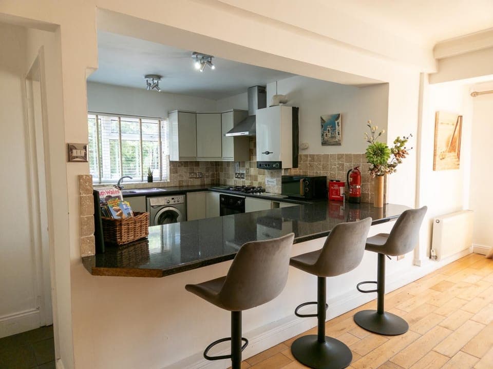 Sea Breeze Apt 3 - 2 Bedroom - Horton Beach (7541)