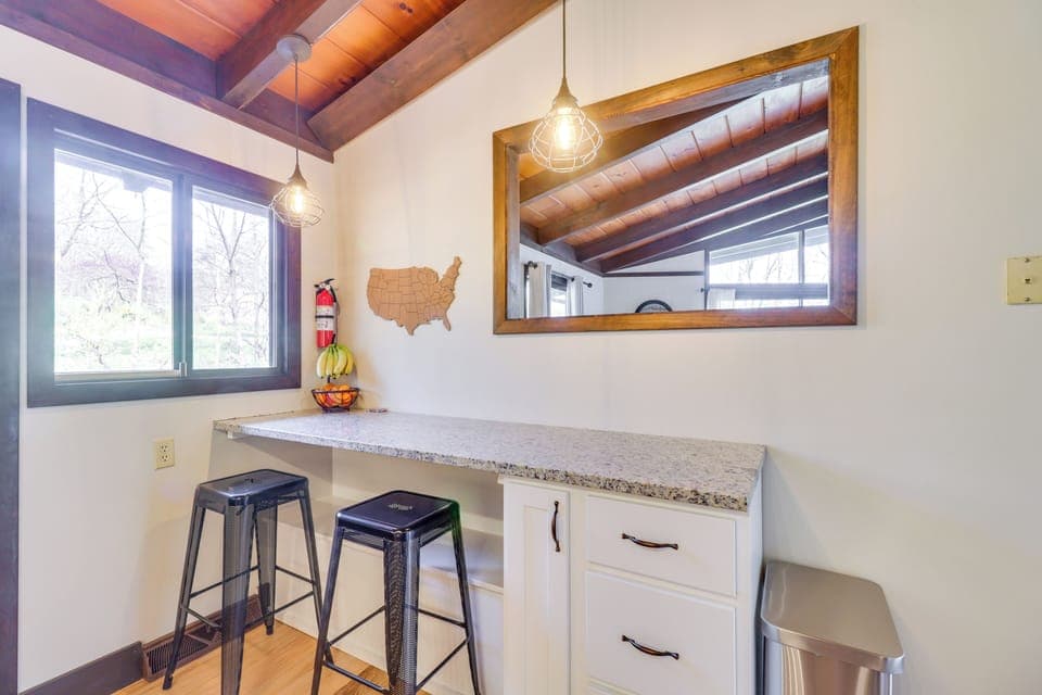 Countertop Dining Area