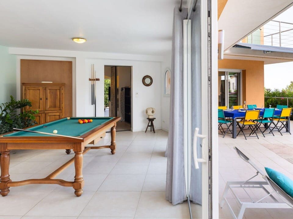 Table, Furniture, Property, Billiard Table, Billiard Room, Billiards, Plant, Sports Equipment, Pool, Interior Design