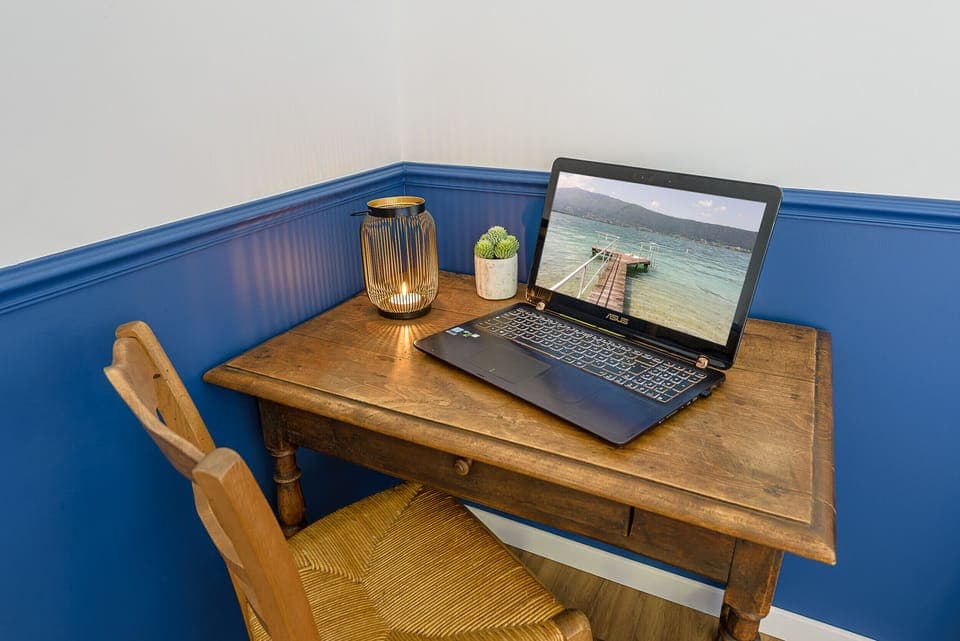 Bedroom " Le Semnoz" - office - 1st floor