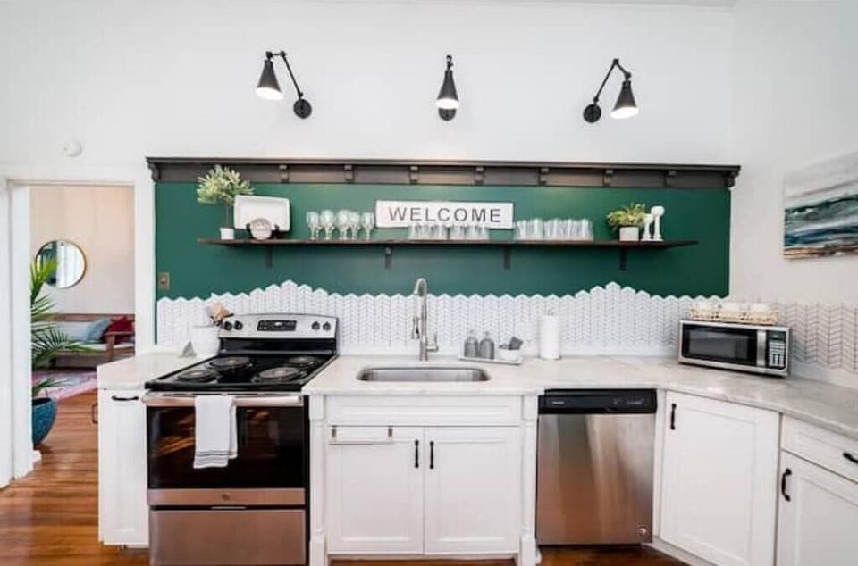 Well-equipped kitchen 