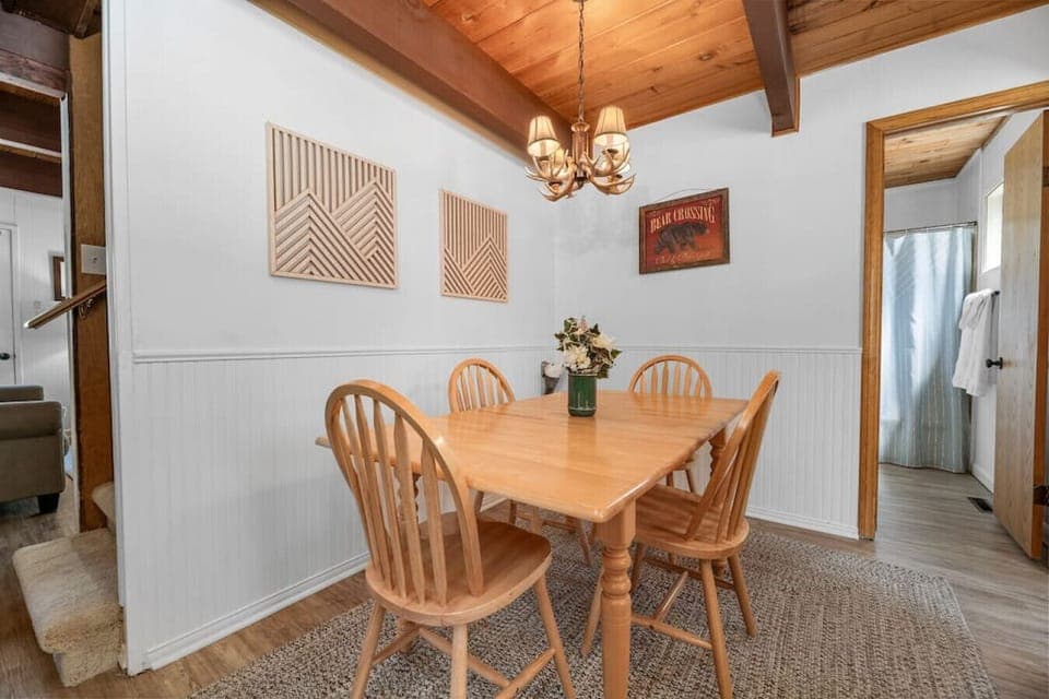 Enjoy a meal with family after a long day at the lake or slopes.