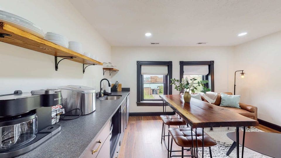 Kitchenette: While it is not designed for full-scale cooking, it provides enough space to prepare simple meals and snacks.