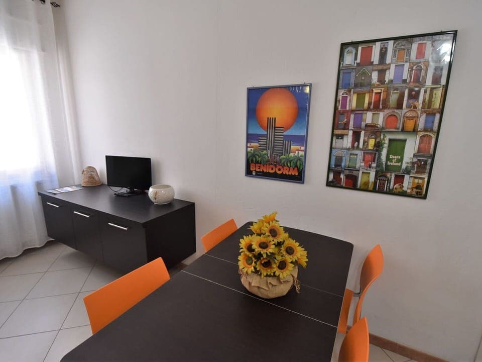 Table, Furniture, Building, Picture Frame, Flower, Interior Design, Orange, Chair, House, Living Room