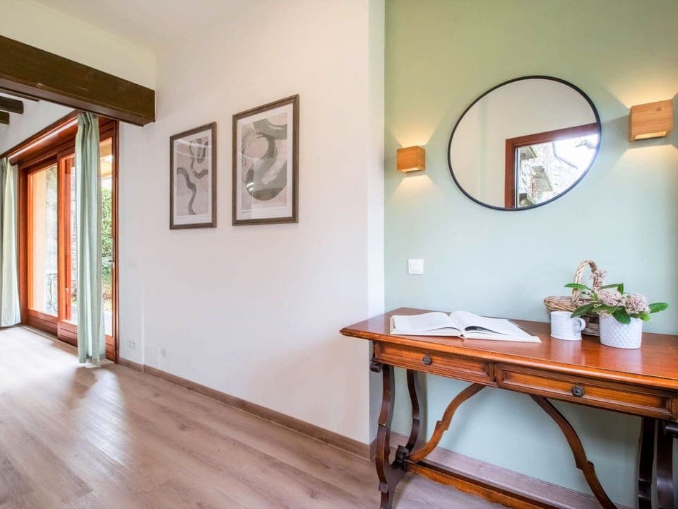 Water, Building, Cloud, Plant, Property, Daytime, Sky, Azure, Tree, House