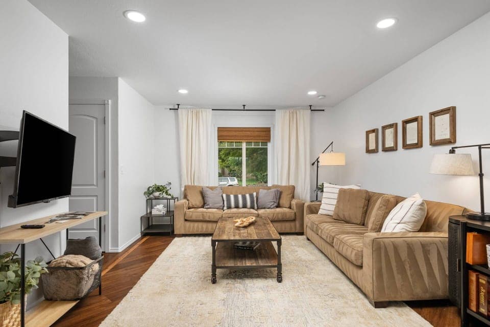 Welcome to Willamette Vintage! Please enjoy our spacious rental in the heart of Oregon wine country.