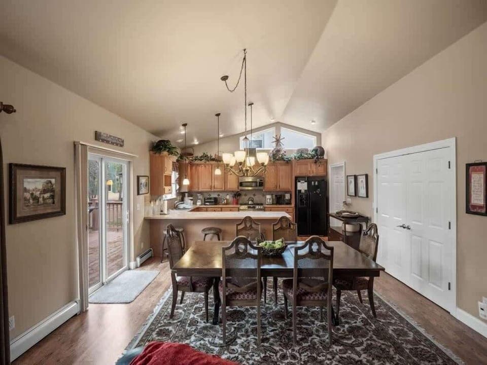 kitchen/dining