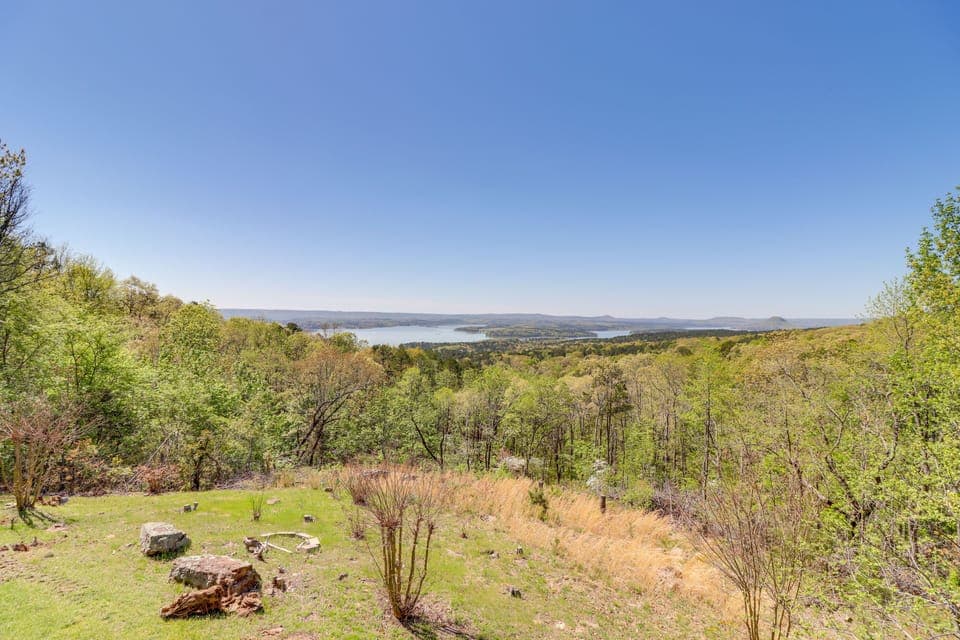 Greers Ferry Lake Views | Backyard | Fire Pit