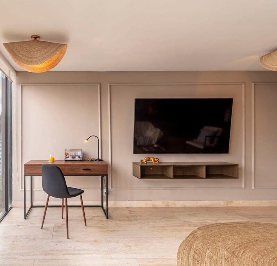 Furnishings, decor and amenities may slightly vary.
