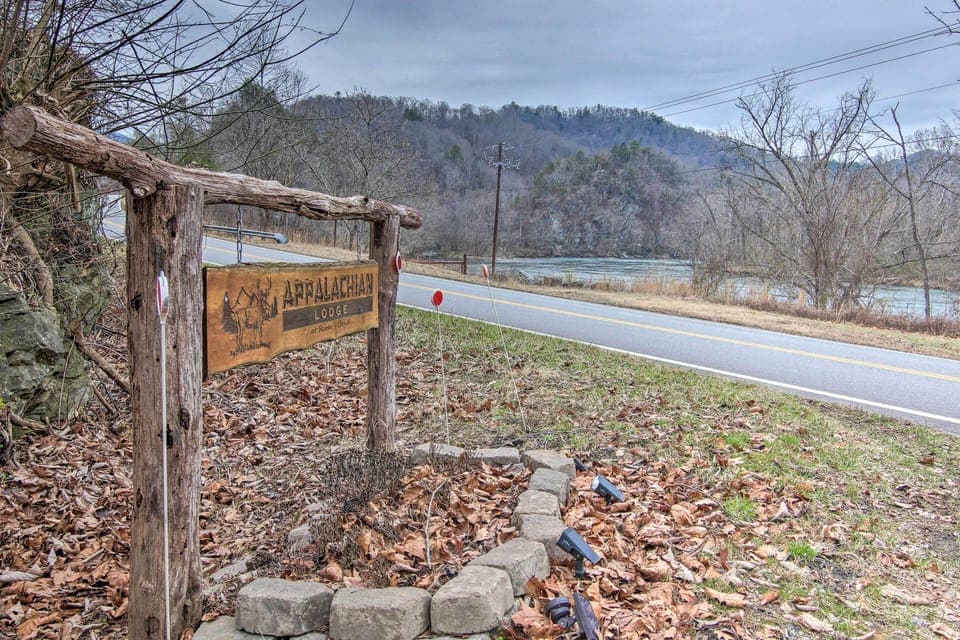 Appalachian Lodge at Rivers Bend Entrance