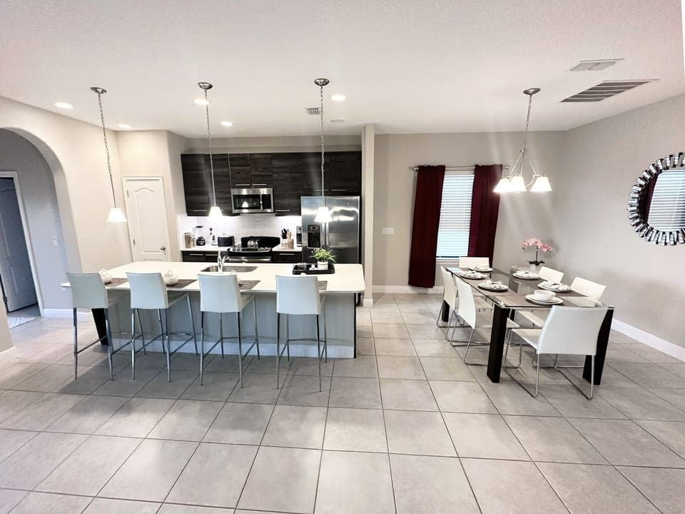 Kitchen/Dining Area