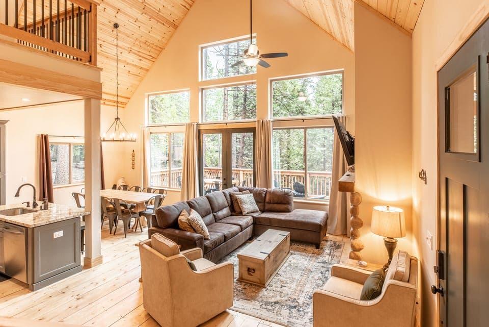 Welcome to Sierra Chalet!