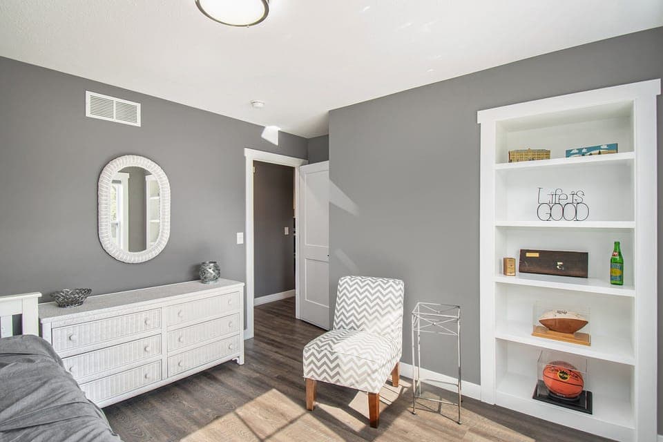 Main floor bedroom- twin trundle