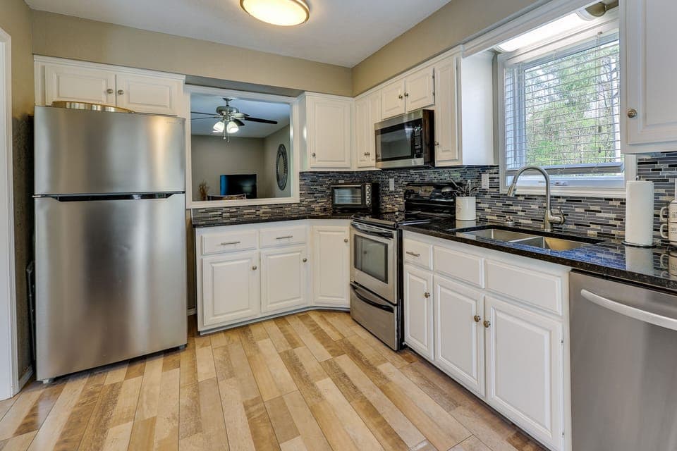 Kitchen | Cooking Basics | Complimentary Spices | Blender | Crockpot