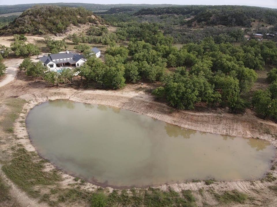 Huge pond for fishing and paddle boarding.