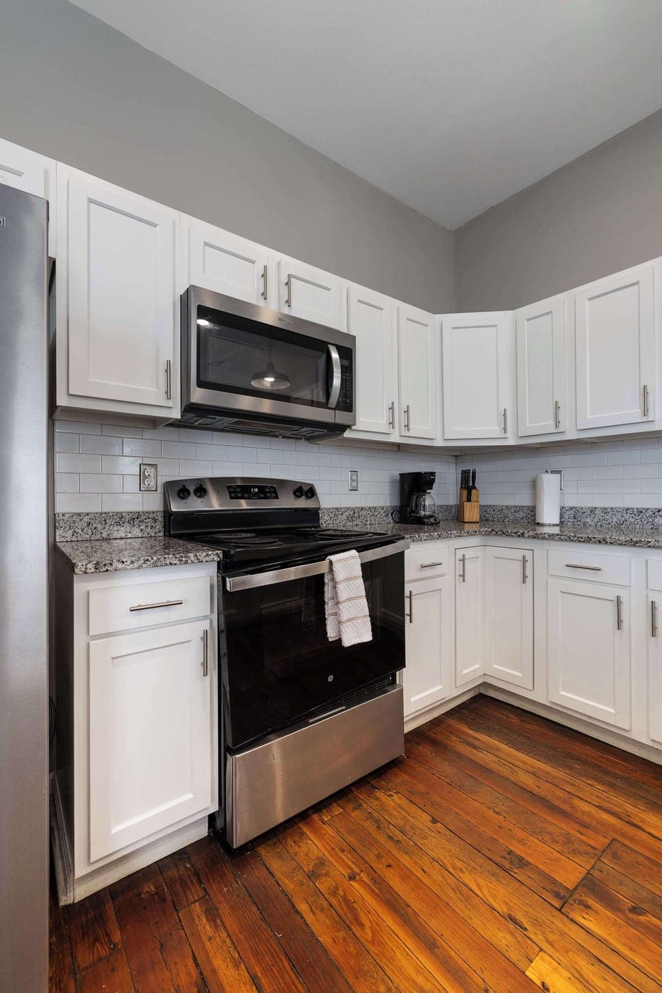 Fully Equipped Kitchen [oven under maintenance]