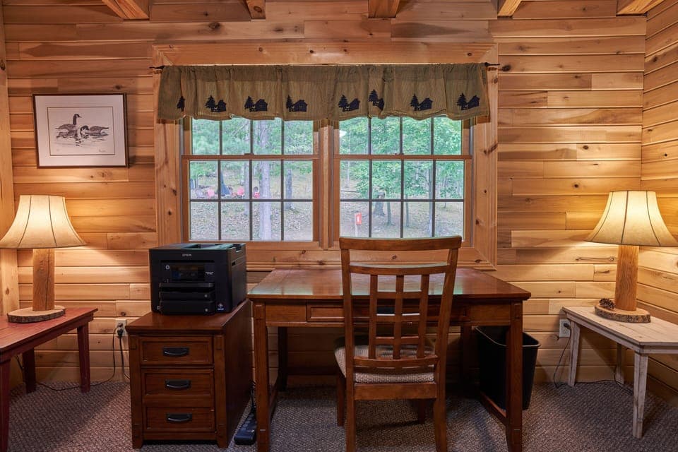 Loft - Desk with WiFi printer and a view. 